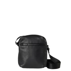 a/u by aunts & unclesOnga RE