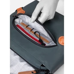 a/u by aunts & unclesSendai