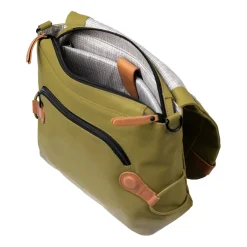 a/u by aunts & unclesSendai