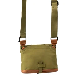 a/u by aunts & unclesTsu