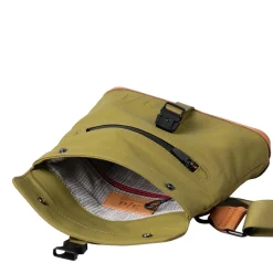 a/u by aunts & unclesTsu