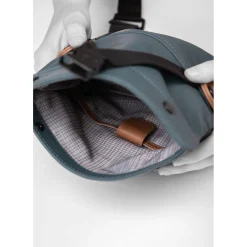 a/u by aunts & unclesTsu