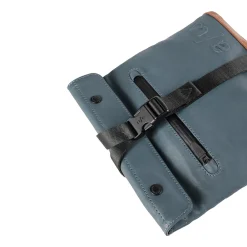 a/u by aunts & unclesTsu