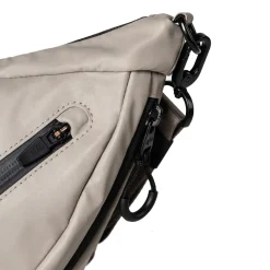 a/u by aunts & unclesYoshii RE