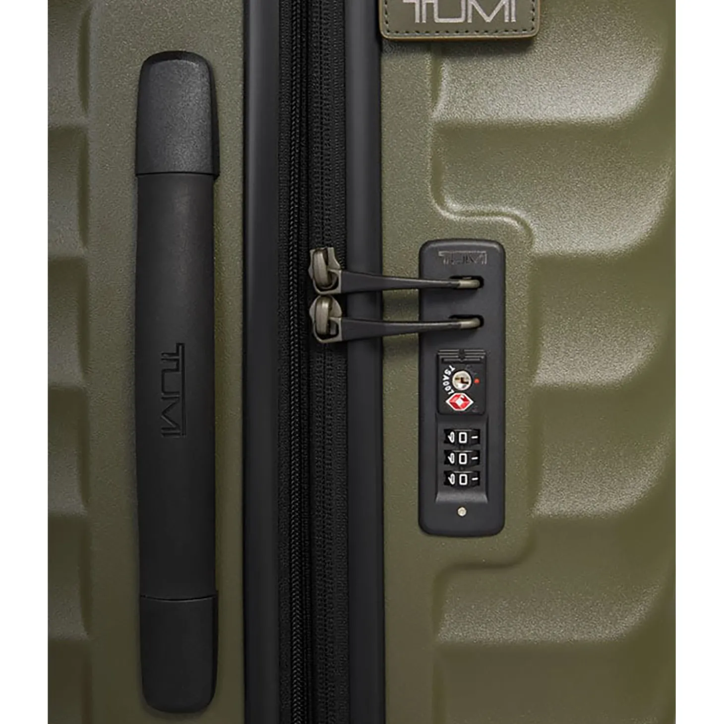 TUMI19 DEGREE Extended Trip Expandable 4 Wheel P/C