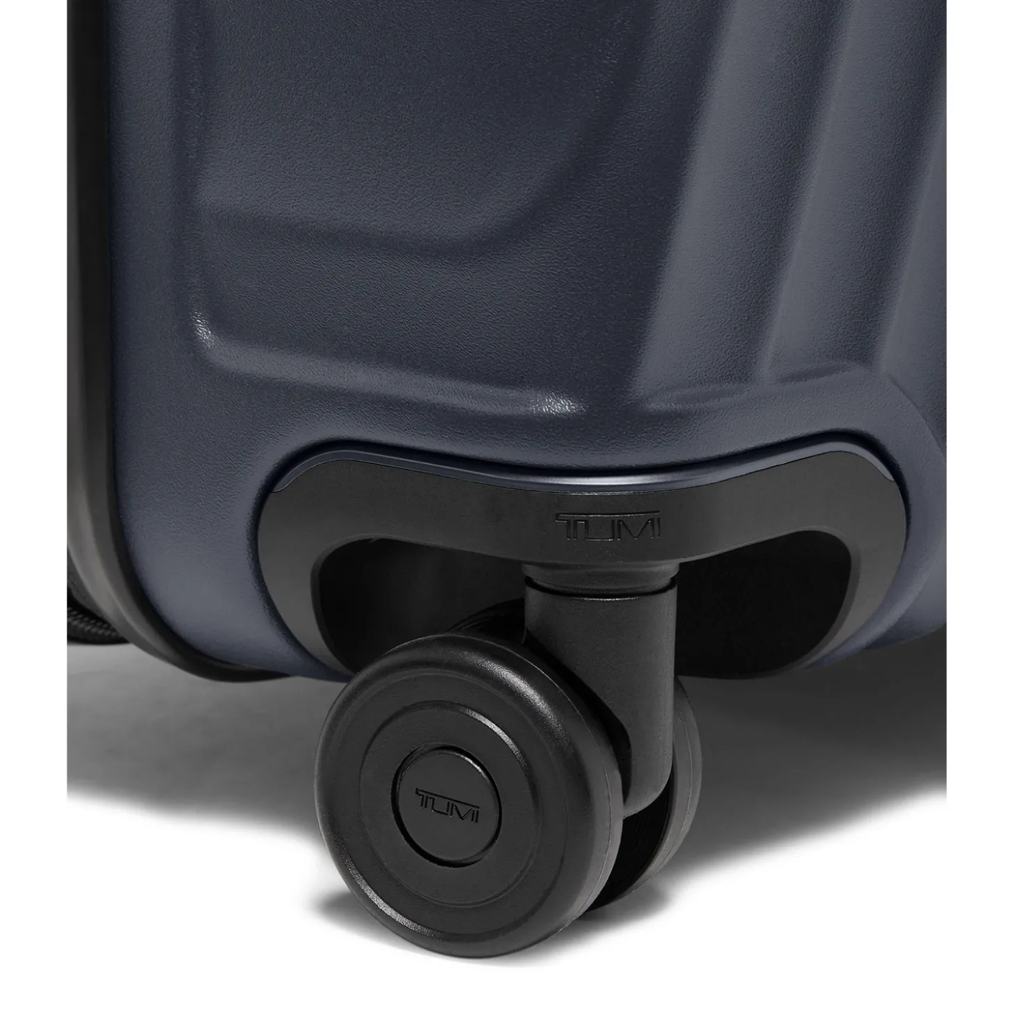 TUMI19 DEGREE Extended Trip Expandable 4 Wheel P/C