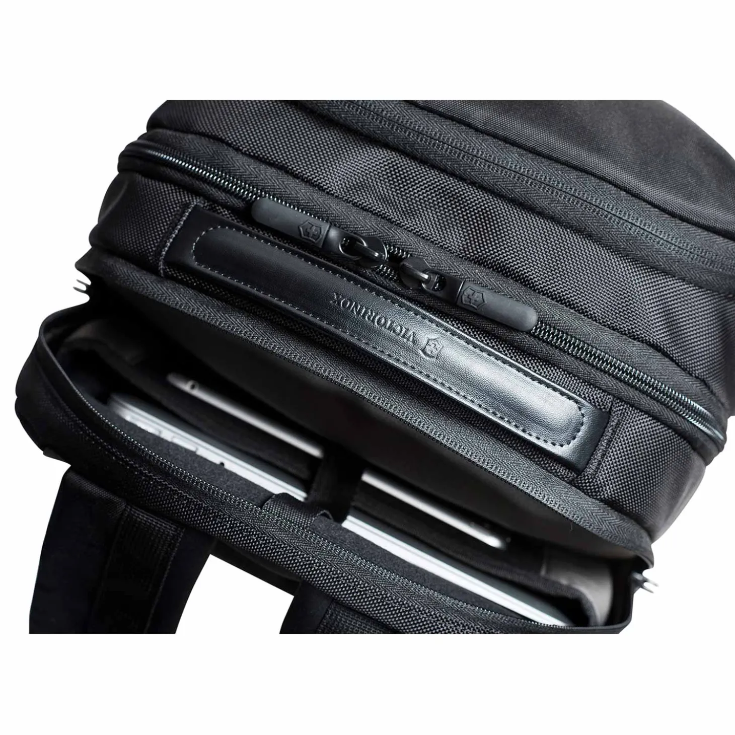 VictorinoxAltmont Professional Deluxe Travel Laptop Backpack